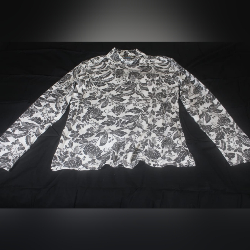 Karen Scott Graphic Black and White Long Sleeve Blouse